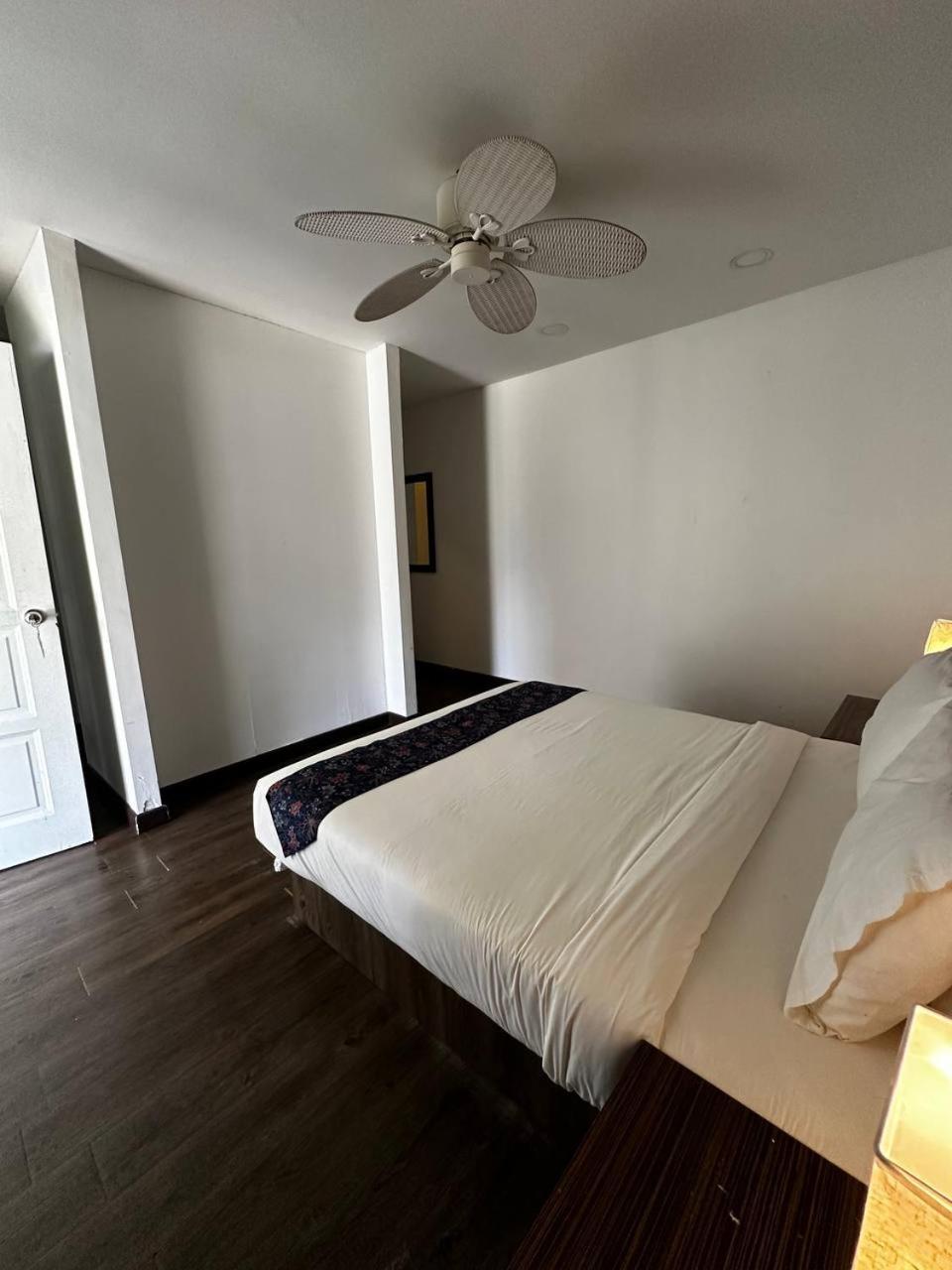 Pir - Resort Perhentian Island Kampong Pasir Hantu ภายนอก รูปภาพ