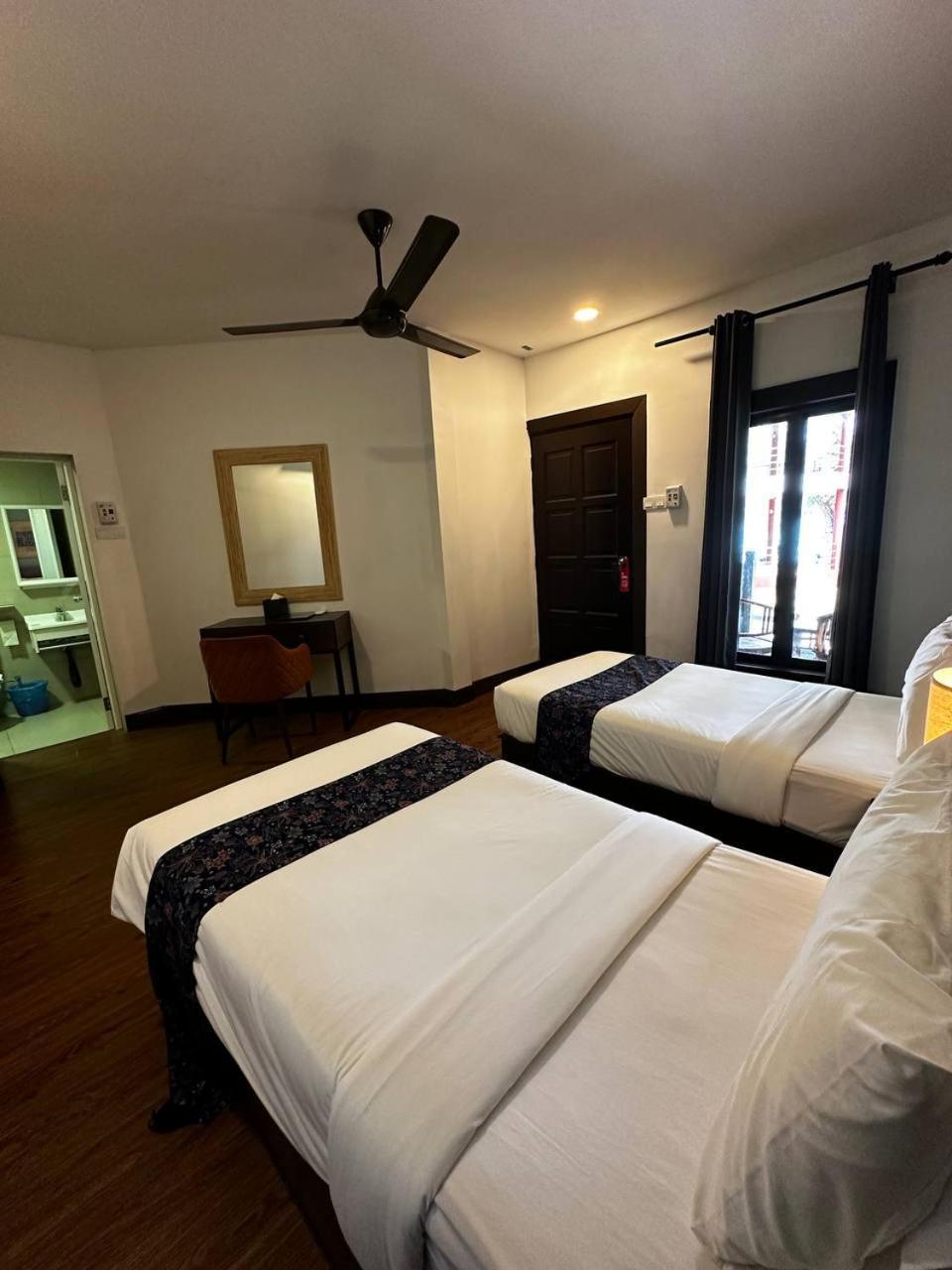 Pir - Resort Perhentian Island Kampong Pasir Hantu ภายนอก รูปภาพ