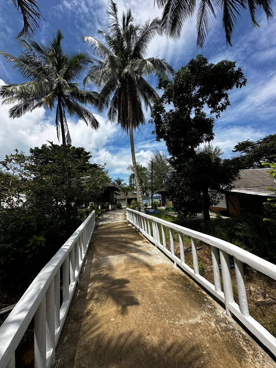 Pir - Resort Perhentian Island Kampong Pasir Hantu ภายนอก รูปภาพ
